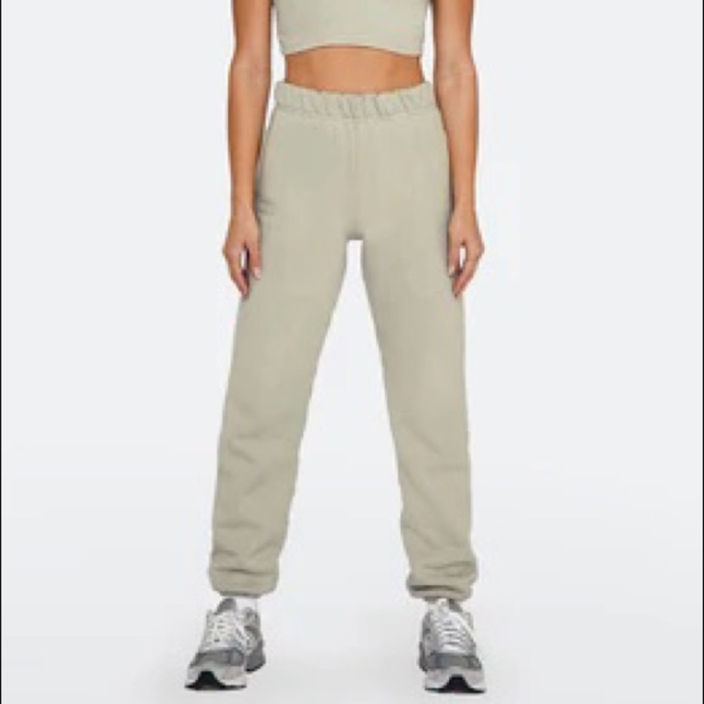 SET ACTIVE Sweats